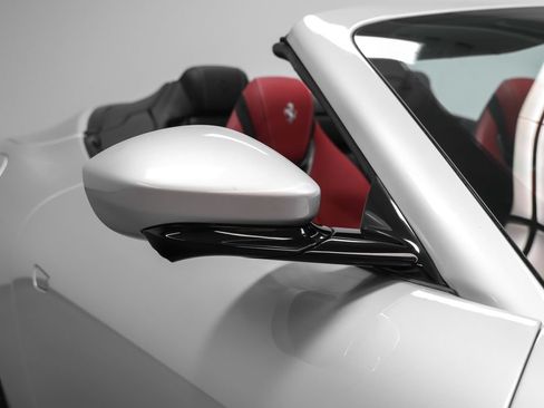 Certified 2025 Ferrari Roma Spider RWD image 7