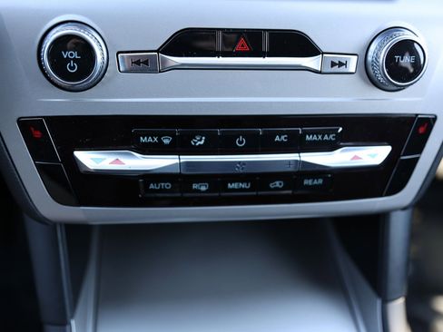 Used 2022 Ford Explorer XLT w/ Class IV Trailer Tow Package image 31