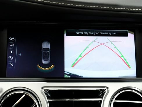 Used 2018 Rolls-Royce Dawn image 24