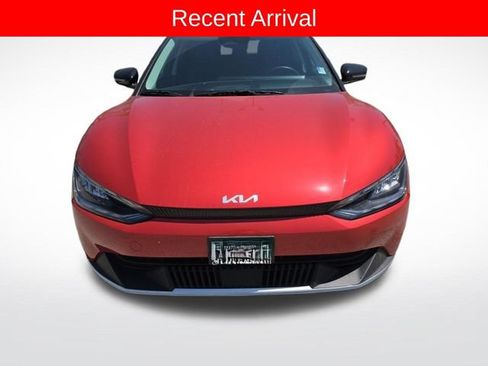 Used 2024 Kia EV6 Light RWD image 2