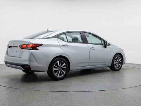 Used 2025 Nissan Versa SV image 9