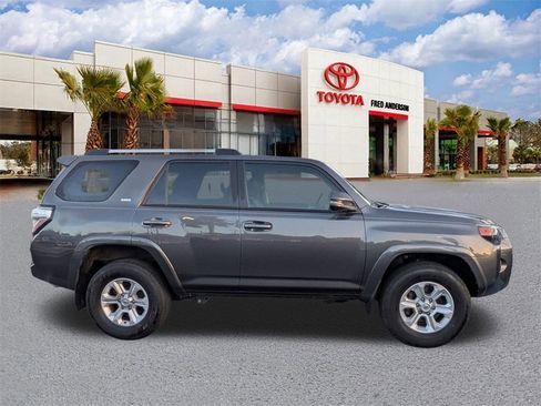 Certified 2022 Toyota 4Runner SR5 Premium image 4