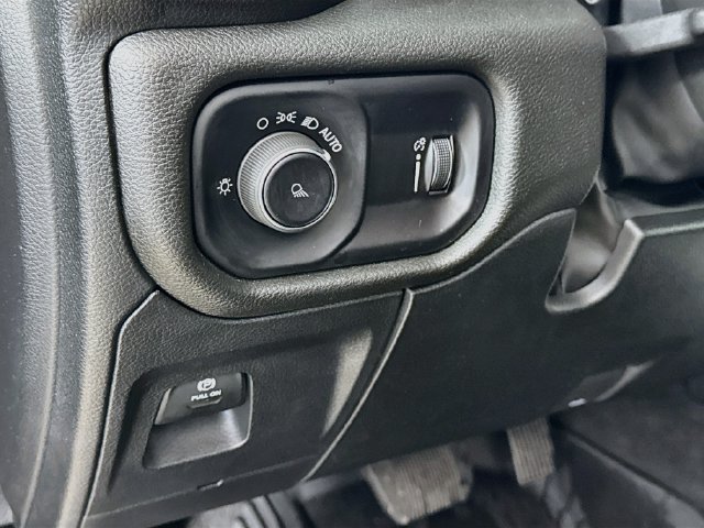 Used 2024 RAM 1500 Tradesman AWD/4WD image 14