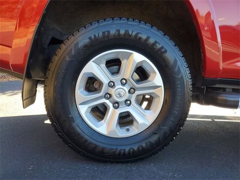 Used 2019 Toyota 4Runner SR5 Premium image 7