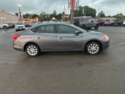 Used 2019 Nissan Sentra SV FWD image 2