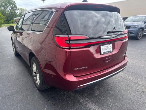 Used 2023 Chrysler Pacifica Touring-L w/ Uconnect Theater Family Group AWD/4WD image 6