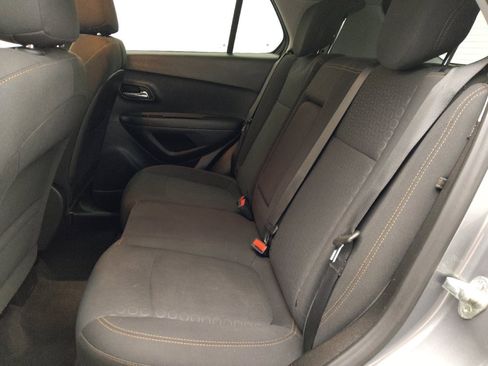 Used 2020 Chevrolet Trax LS w/ Tint and Cruise Package FWD image 18