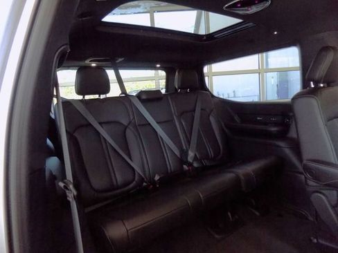 New 2026 Jeep Grand Wagoneer 4WD image 32