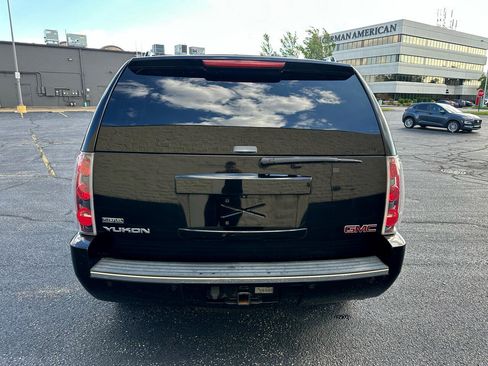 Used 2009 GMC Yukon Denali image 3