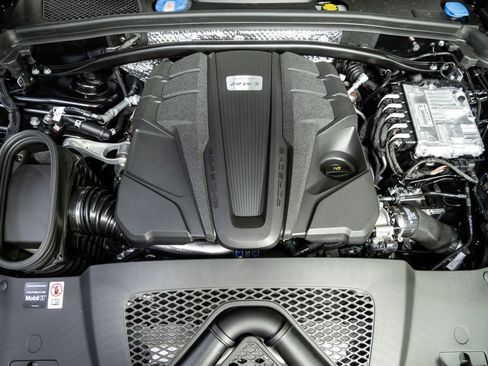 New 2026 Porsche Macan S AWD/4WD image 35