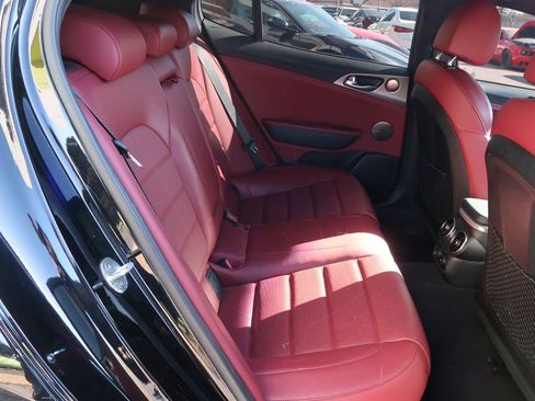 Used 2018 Kia Stinger GT2 image 23