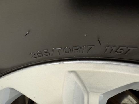 Used 2017 Toyota 4Runner SR5 AWD/4WD image 22
