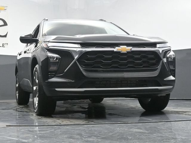 New 2026 Chevrolet Trax LT FWD image 3