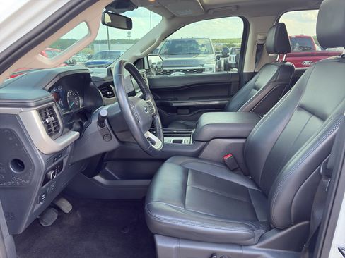 Used 2023 Ford Expedition XLT RWD image 9