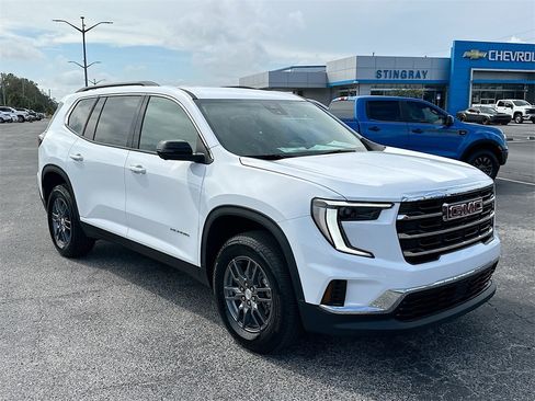 Used 2025 GMC Acadia Elevation image 3