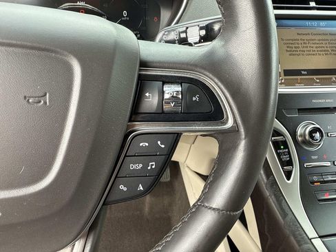 Used 2019 Lincoln Nautilus Select image 28