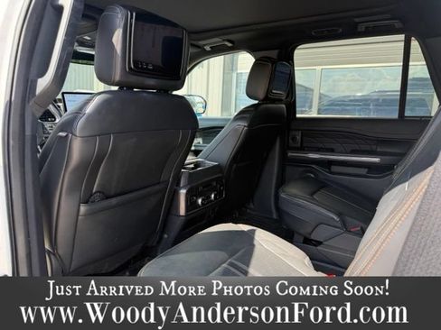 Used 2023 Ford Expedition Platinum AWD/4WD image 10