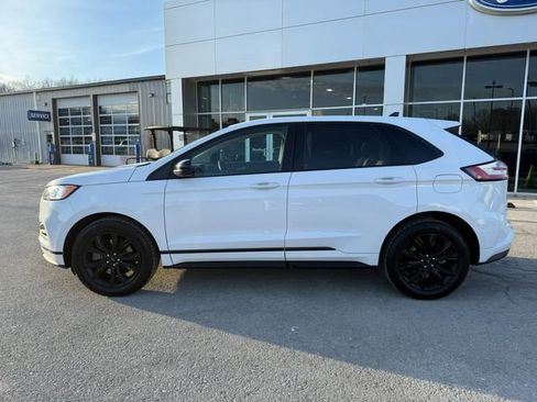Used 2022 Ford Edge SE w/ Black Appearance Package image 4