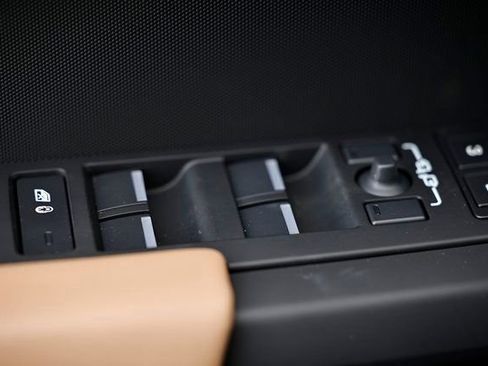 New 2026 Land Rover Defender 130 S image 19