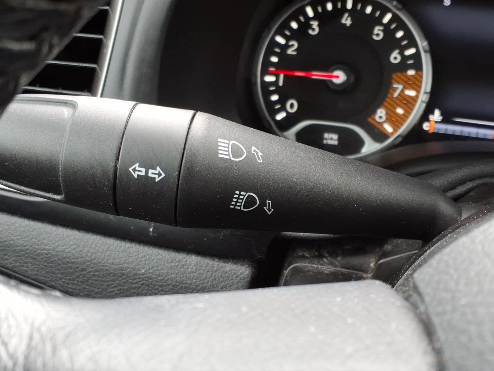 Used 2022 Jeep Renegade Latitude w/ Convenience Group AWD/4WD image 19