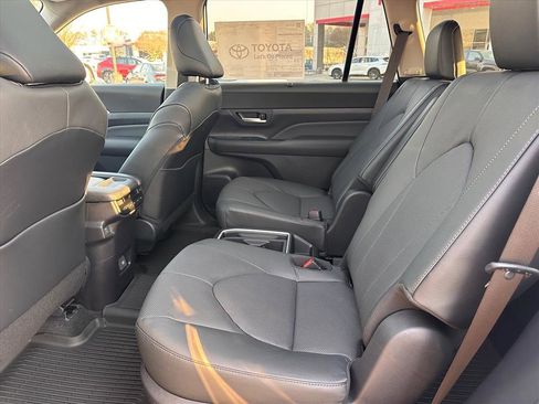 New 2026 Toyota Grand Highlander Limited image 8