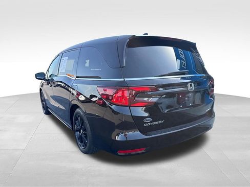 Used 2023 Honda Odyssey Sport image 3