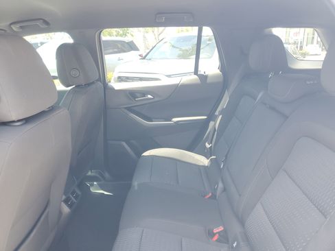 Used 2026 Chevrolet Equinox LT FWD image 11