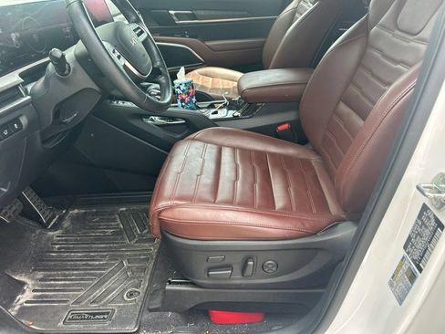 Used 2024 Kia Telluride SX Prestige w/ Towing Package AWD/4WD image 5