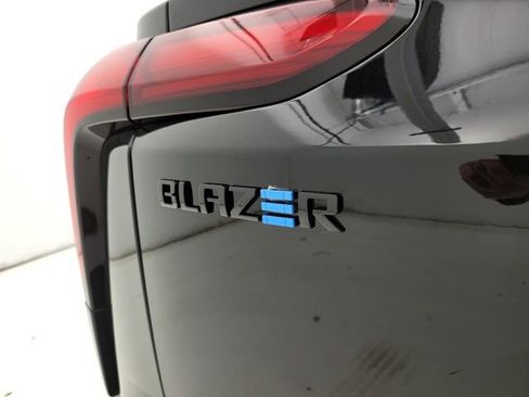New 2025 Chevrolet Blazer EV RS image 28