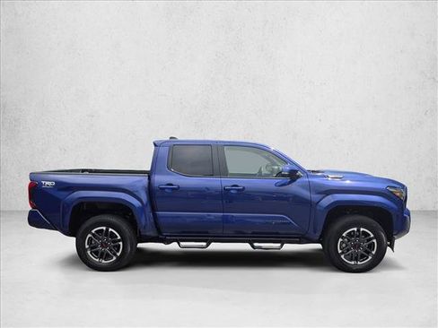 Used 2025 Toyota Tacoma TRD Sport w/ TRD Sport Upgrade Package AWD/4WD image 4