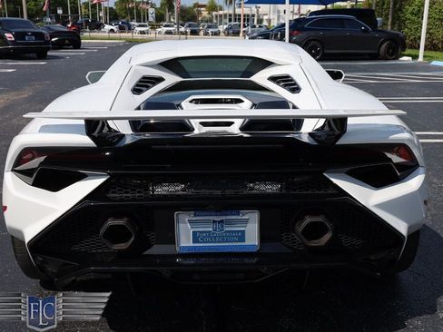 Used 2023 Lamborghini Huracan Tecnica RWD image 9