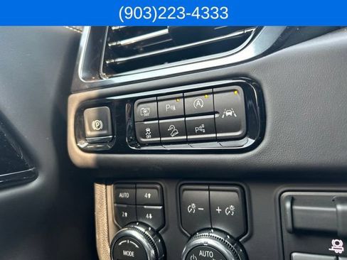Used 2026 GMC Yukon AT4 Ultimate w/ LPO, Floor Liner Package AWD/4WD image 21