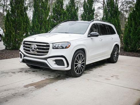 Used 2025 Mercedes-Benz GLS 450 4MATIC image 5