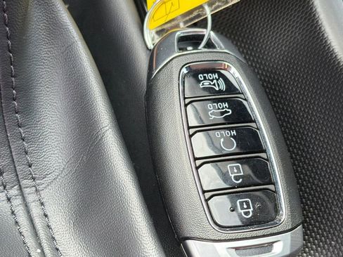 Used 2023 Hyundai Elantra Limited FWD image 32