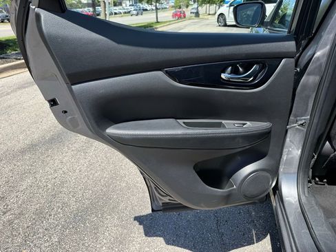 Used 2020 Nissan Rogue Sport SV FWD image 30