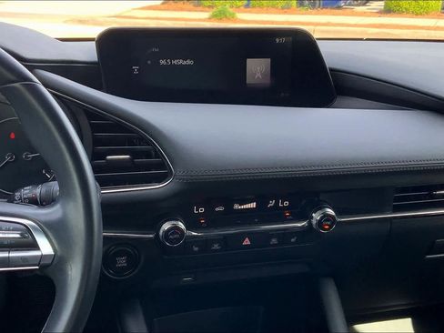 Used 2020 MAZDA MAZDA3 Hatchback w/ Premium Package FWD image 7