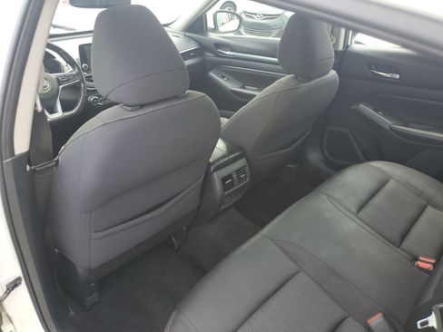 Used 2019 Nissan Altima 2.5 SV FWD image 12