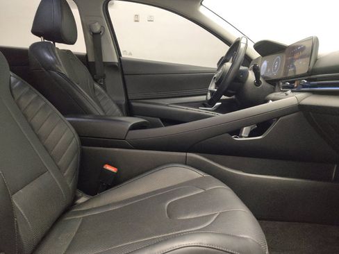 Used 2022 Hyundai Elantra Limited w/ Cargo Package FWD image 21