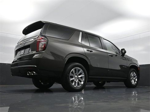 Used 2021 Chevrolet Tahoe Premier w/ Premium Package image 30