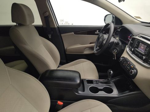 Used 2017 Kia Sorento FWD image 21