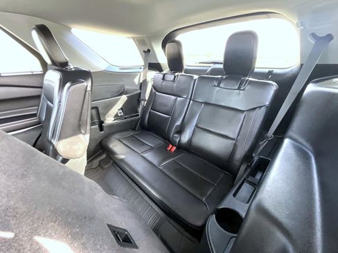 Used 2024 Ford Explorer XLT w/ Equipment Group 202A image 21