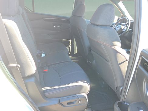 Certified 2025 Honda Pilot Sport image 13
