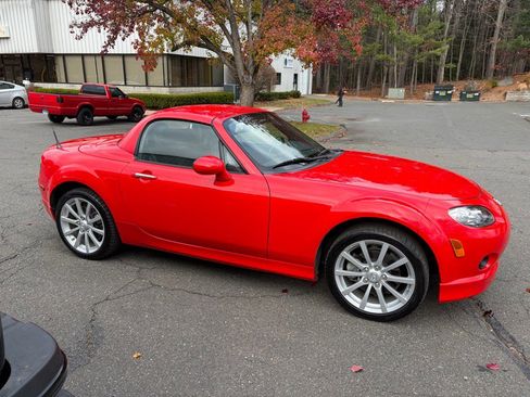 Used 2008 MAZDA MX-5 Miata Grand Touring w/ Suspension Pkg image 8