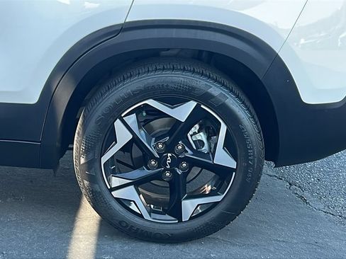 Used 2025 Kia Seltos EX w/ EX Sunroof Package FWD image 7