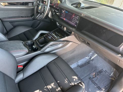 New 2026 Porsche Cayenne GTS AWD/4WD image 17