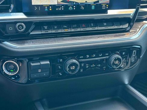 Used 2025 Chevrolet Silverado 3500 LTZ w/ LTZ Plus Package AWD/4WD image 32