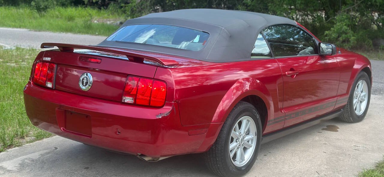 Used 2005 Ford Mustang Convertible RWD image 4