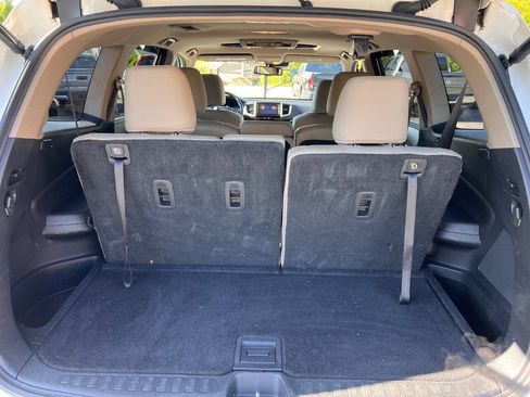 Used 2016 Honda Pilot Touring image 29