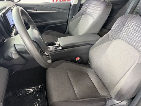 Used 2025 Toyota Camry LE FWD image 18