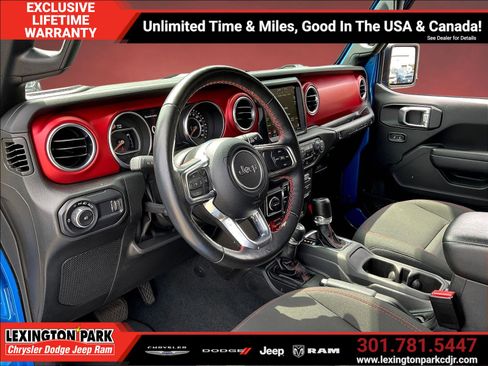 Used 2023 Jeep Wrangler Unlimited Rubicon w/ Cold Weather Group AWD/4WD image 16